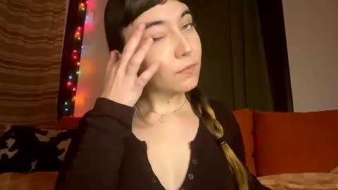 Snapshot of cuteballoonz chatting on 01-05-25, 09:47 Rose 3 Cute Balloons online show from 01-05-25, 09:47