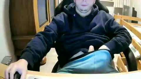 Snapshot of cuteboy090 chatting on 11-19-25, 05:02 Cuteboy090 online show from 11-19-25, 05:02