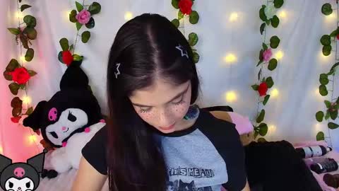 Andrea 3 online show from 11-19-25, 02:22