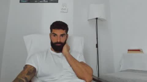 cuteeboy online show from 10-20-25, 06:47