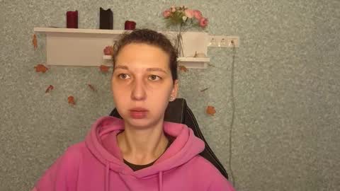 Elli online show from 11-21-25, 05:06