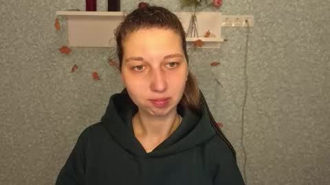 Elli online show from 11-27-25, 05:09