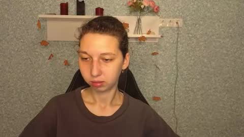 Elli online show from 11-28-25, 05:10