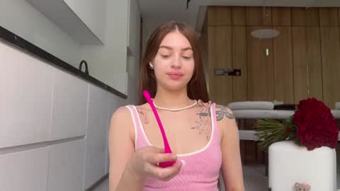 Elsa online show from 02-06-25, 05:57