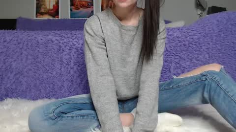 Snapshot of cuteemouse chatting on 12-13-24, 12:06 Anna online show from 12-13-24, 12:06