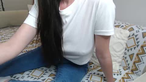 Snapshot of cuteemouse chatting on 05-21-26, 10:55 Anna online show from 05-21-26, 10:55