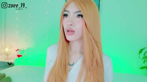 Zoe  online show from 04-18-26, 04:05