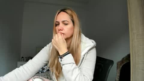 Snapshot of cutehana chatting on 10-02-25, 06:53 MADY online show from 10-02-25, 06:53