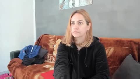 Snapshot of cutehana chatting on 03-08-26, 01:15 MADY online show from 03-08-26, 01:15