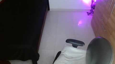 Snapshot of cuteisabella_a chatting on 03-25-26, 03:18 isabella online show from 03-25-26, 03:18