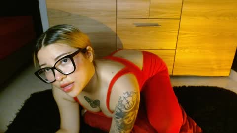 Snapshot of cuteisabella_a chatting on 05-22-26, 01:02 isabella online show from 05-22-26, 01:02
