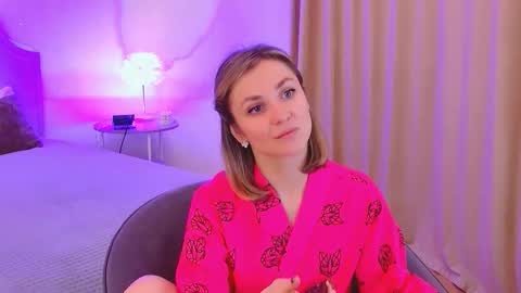 cutemirage online show from 12-01-25, 02:44