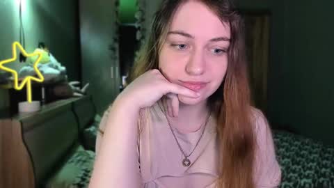 Snapshot of cutemivi chatting on 11-18-25, 09:58 Cutie online show from 11-18-25, 09:58