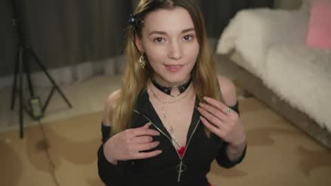 Snapshot of cutenass chatting on 06-09-26, 06:41 Mary online show from 06-09-26, 06:41