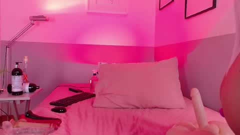 cutepetitee online show from 03-02-26, 09:54