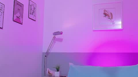 cutepetitee online show from 05-19-26, 07:20