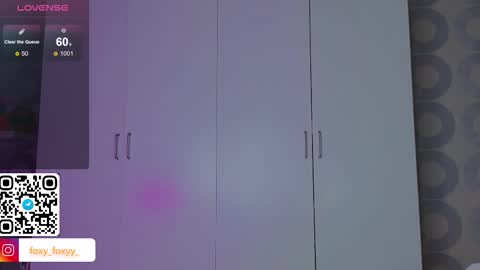 Snapshot of cuteroxyfoxyy chatting on 12-03-25, 02:26 Roxy online show from 12-03-25, 02:26