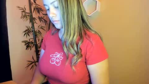 Snapshot of cutesamantha_ chatting on 05-26-26, 07:43 cutesamantha_ online show from 05-26-26, 07:43