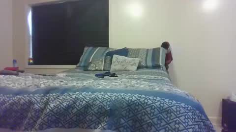 mary mack online show from 10-20-25, 02:39