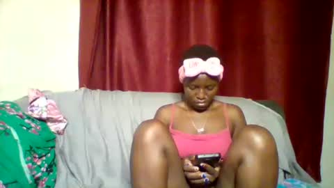 cutey_lunar online show from 01-28-25, 03:46