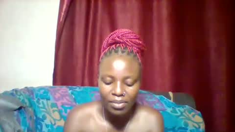 cutey_lunar online show from 02-02-25, 08:19