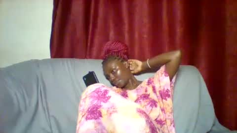 cutey_lunar online show from 02-03-25, 05:46