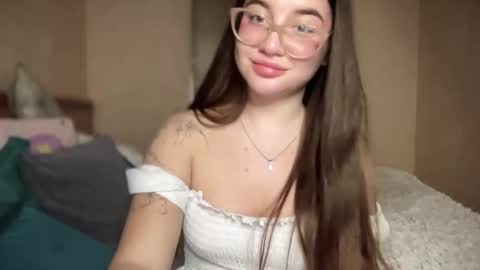 Snapshot of cuteyaji chatting on 11-06-25, 09:59 CuteAnn online show from 11-06-25, 09:59