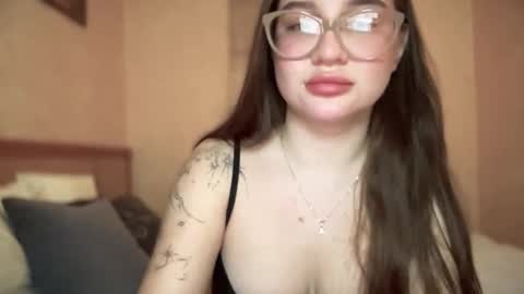 Snapshot of cuteyaji chatting on 11-18-25, 06:56 CuteAnn online show from 11-18-25, 06:56