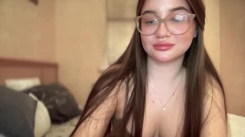 Snapshot of cuteyaji chatting on 11-21-25, 08:18 CuteAnn online show from 11-21-25, 08:18