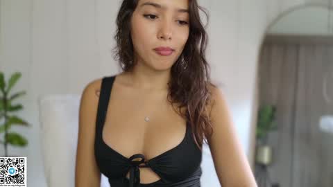 Snapshot of cutie18_angel chatting on 05-03-26, 06:03 angela online show from 05-03-26, 06:03