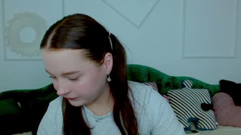 Nika  online show from 10-16-25, 08:10