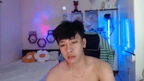 Snapshot of cutie_cumshow chatting on 01-11-26, 04:56 Neil Taylor online show from 01-11-26, 04:56