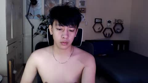 Snapshot of cutie_cumshow chatting on 01-17-26, 04:33 Neil Taylor online show from 01-17-26, 04:33