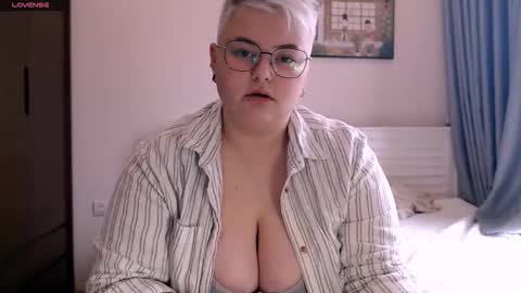 Sophie  Lilith online show from 10-22-25, 08:36
