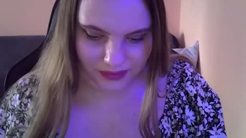 Snapshot of cutie_girl__ chatting on 07-19-26, 11:52 cutie_girl__ online show from 07-19-26, 11:52