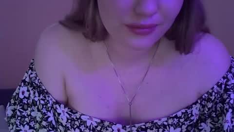 Snapshot of cutie_girl__ chatting on 07-21-26, 02:03 cutie_girl__ online show from 07-21-26, 02:03