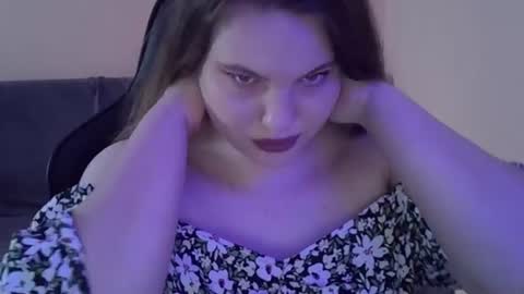 Snapshot of cutie_girl__ chatting on 07-23-26, 01:58 cutie_girl__ online show from 07-23-26, 01:58