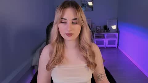  Your Louise  follow me  online show from 12-04-24, 12:30