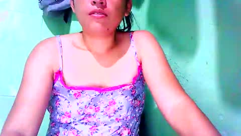 Snapshot of cutie_pie02 chatting on 09-12-25, 11:43 cutie_pie02 online show from 09-12-25, 11:43