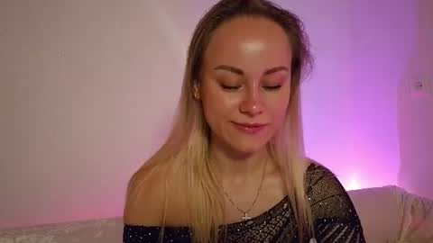 Snapshot of cutie_xoxo_ chatting on 06-18-26, 08:13 cutie_xoxo_ online show from 06-18-26, 08:13