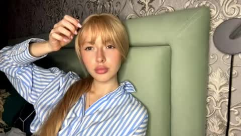 Vanessa online show from 04-19-26, 06:10