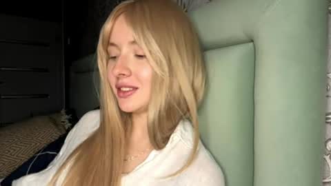 Vanessa online show from 04-20-26, 07:59