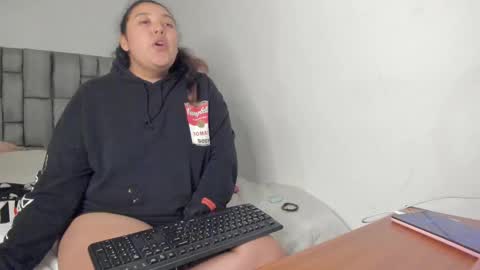 cutiepeach  online show from 12-31-24, 01:15