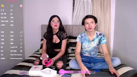 Snapshot of cutiepie_5 chatting on 12-18-24, 06:10 Jodie online show from 12-18-24, 06:10