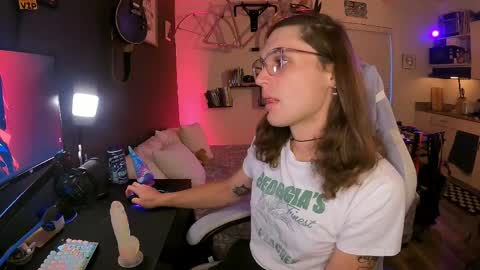 Snapshot of cutiepiescarlett chatting on 05-24-26, 02:49 cutiepiescarlett online show from 05-24-26, 02:49