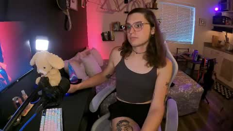 Snapshot of cutiepiescarlett chatting on 05-25-26, 01:55 cutiepiescarlett online show from 05-25-26, 01:55