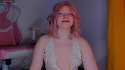 Snapshot of cutiesue chatting on 07-07-26, 05:50 CutieSue online show from 07-07-26, 05:50
