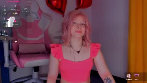 Snapshot of cutiesue chatting on 07-19-26, 11:19 CutieSue online show from 07-19-26, 11:19