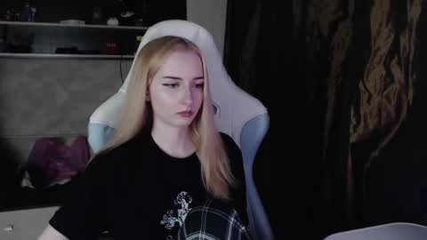 Snapshot of cutti_crystal chatting on 03-20-26, 08:03 Cutti Crystal online show from 03-20-26, 08:03