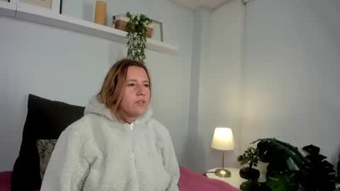 Laura online show from 03-19-26, 11:03